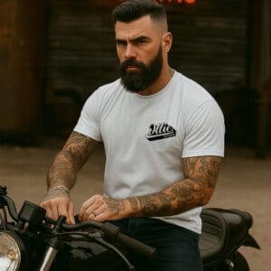 Camiseta Ollie Store Logo Pequeño – Blanco