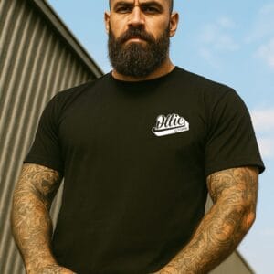 Camiseta Ollie Store Logo Pequeño – Negro