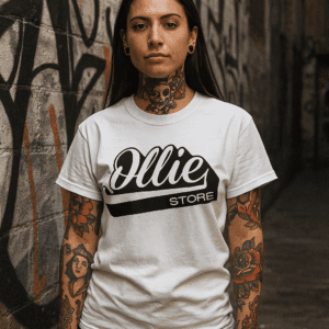 Camiseta urbana unisex blanca con estampado negro – OLLIE STORE Original